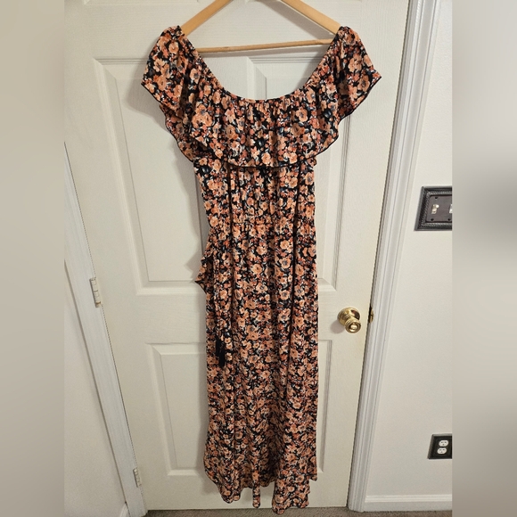 Indulge Floral Ruffle Off The Shoulders Maxi Dress in Black and Pink Size Large - Picture 2 of 11